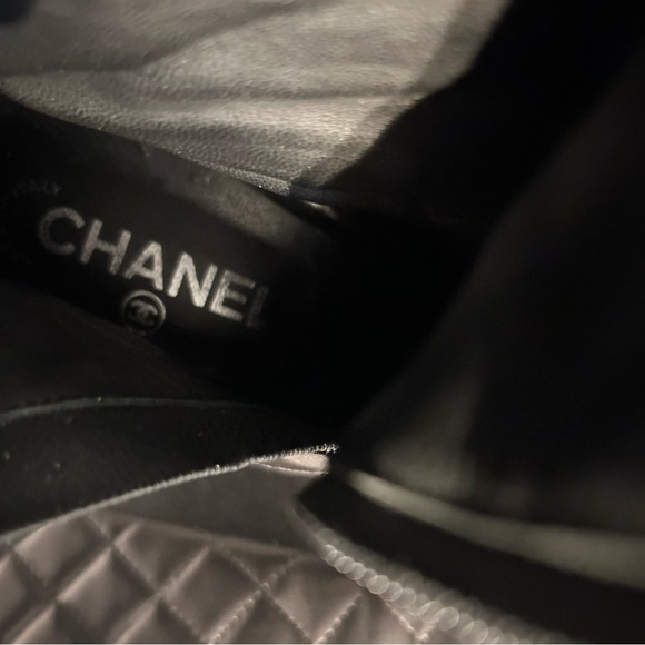 Chanel Quilted Calf Boots size 42 - Picture 3 of 14